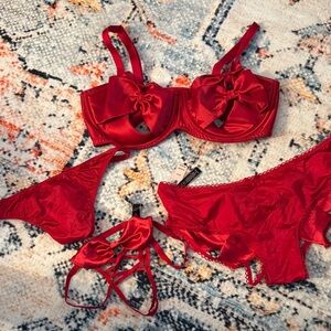 Victoria Secret Very Sexy Elegant Red Lingerie Set 36DD/M